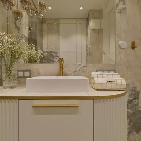 Okrzei Luxury Glamour - 700m To By Downtown *